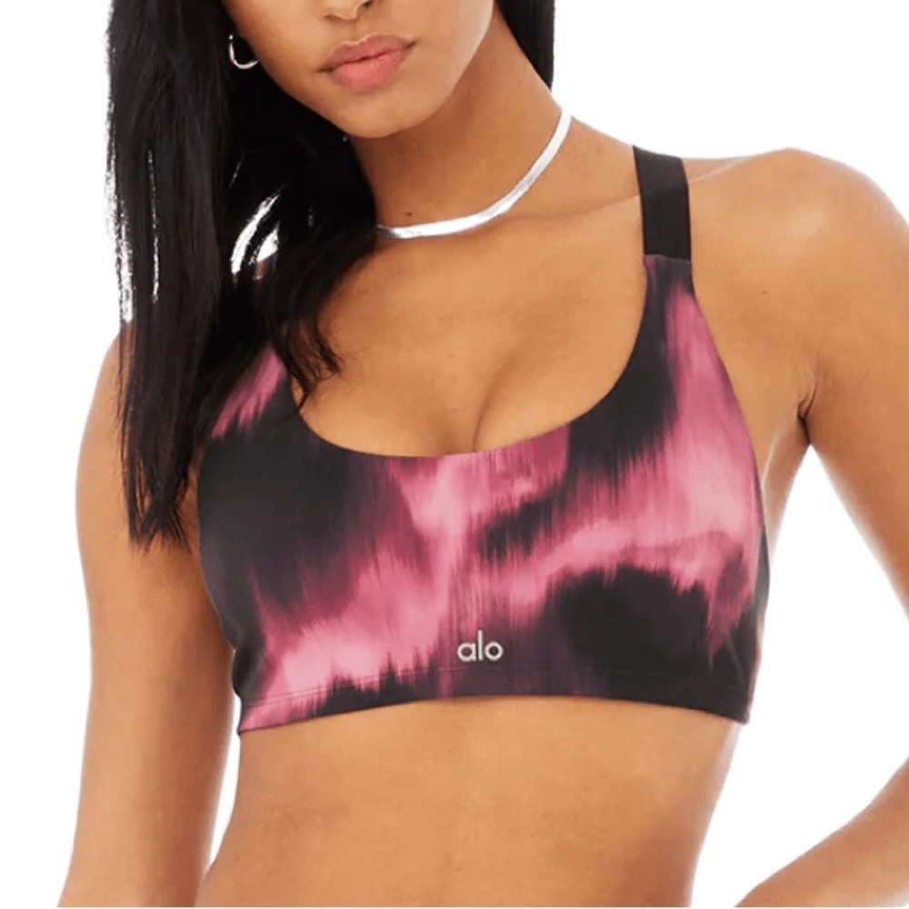 NWOT! Alo Yoga ‘The Take Charge’ Bra